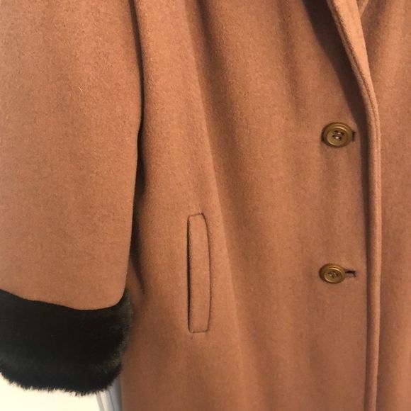 VINTAGE MARY LANE WINTER COAT MUST BE AUTHENTICATED Fur collar /cuffs 50 yr old. - Picture 2 of 15